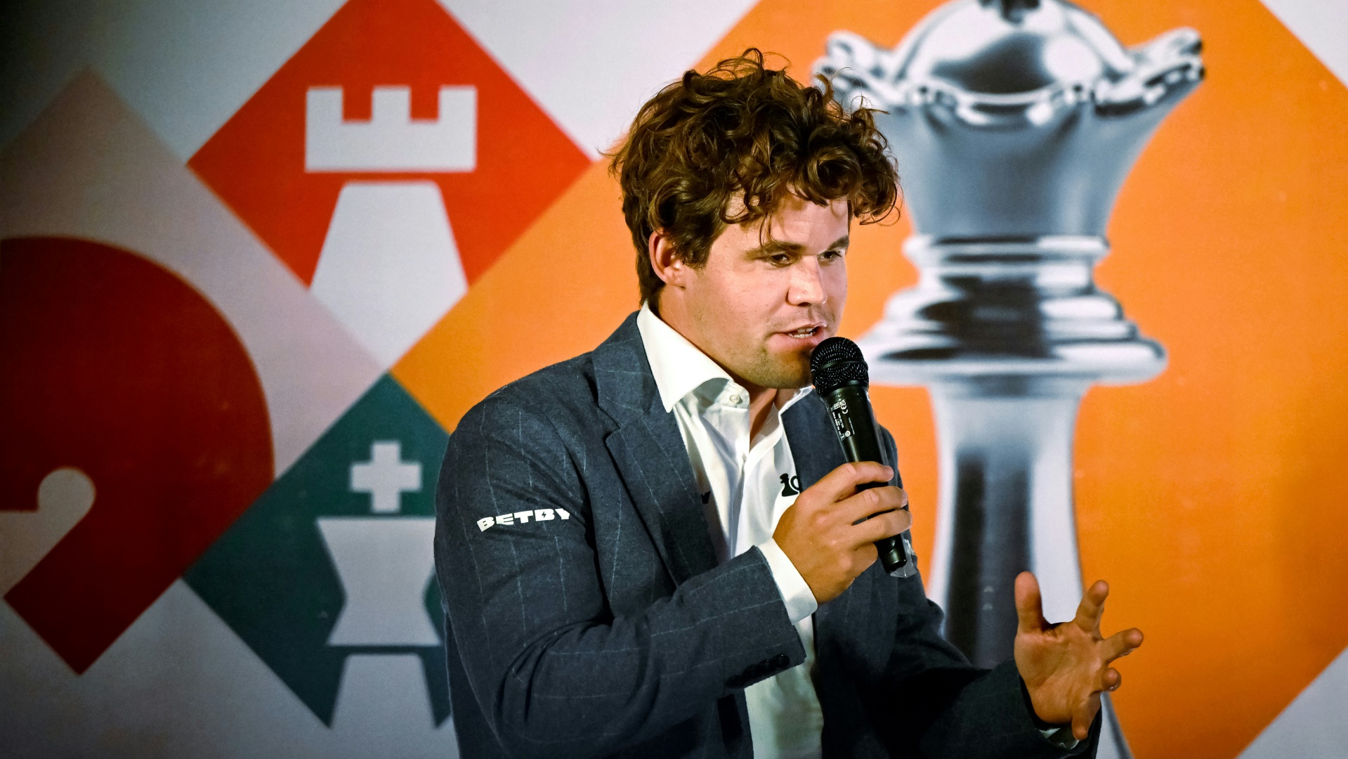 Magnus Carlsen erhält Unterstützung von Ex-NBA-Star Derrick Rose