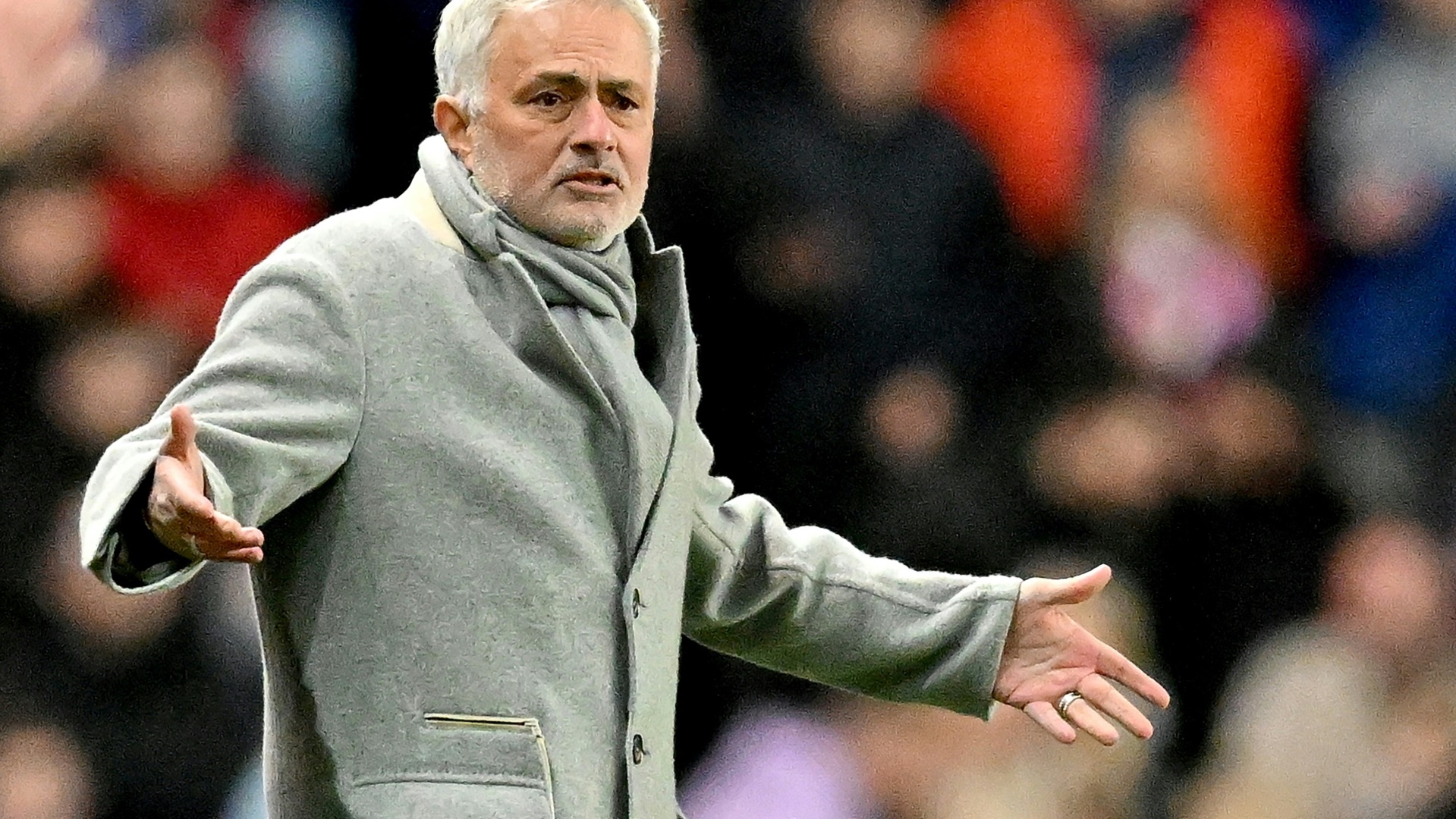 Jose Mourinho muss erneut zusehen