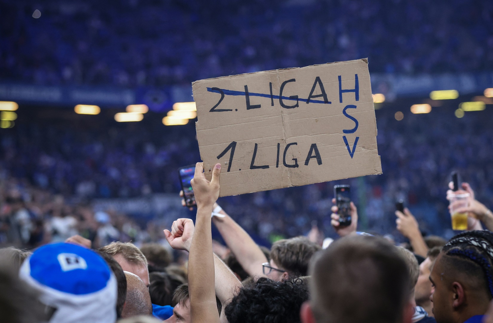 Die HSV-Fans feiern den Aufstieg in die Bundesliga