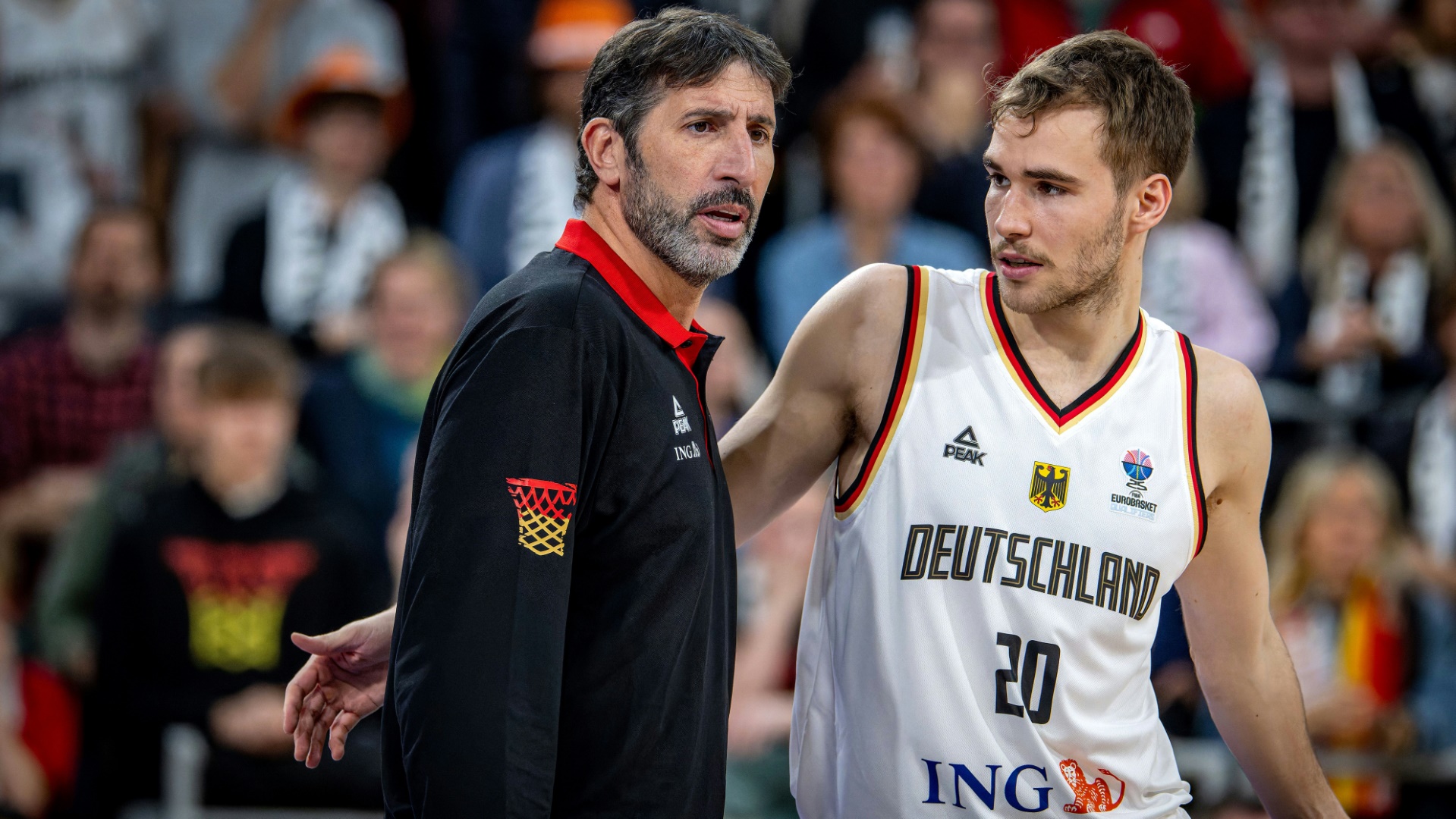 DBB-Coach Mumbru (l.) soll die Weltmeister zur EM führen