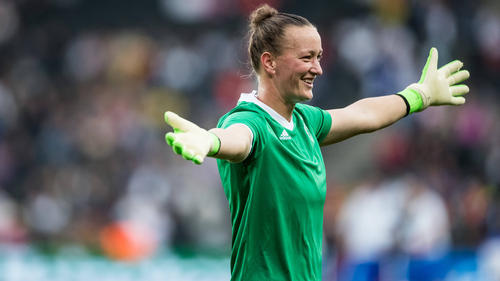 Almuth Schult winkt ihr DFB-Comeback