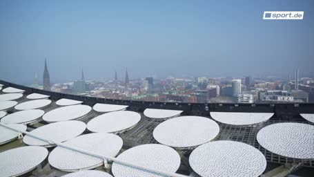 Heißer Ritt auf der Elbphilharmonie