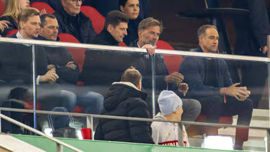 Schäfer: So lief der Austausch mit Klopp beim Spiel