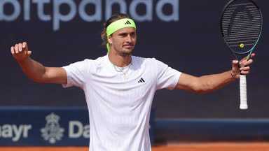 Zverev gewinnt - und meistert die Lederhose