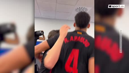 Barca feiert ausgelassene Meister-Kabinenparty