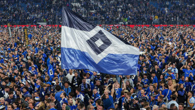 HSV-Fans in Ekstase: "Zieht den Bayern die Lederhosen aus!"