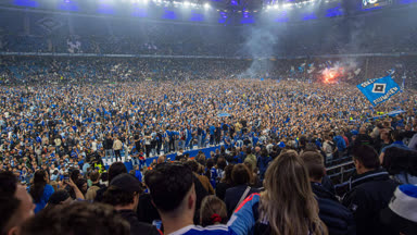 Platzsturm mit Folgen: HSV-Feier endet mit Verletzten