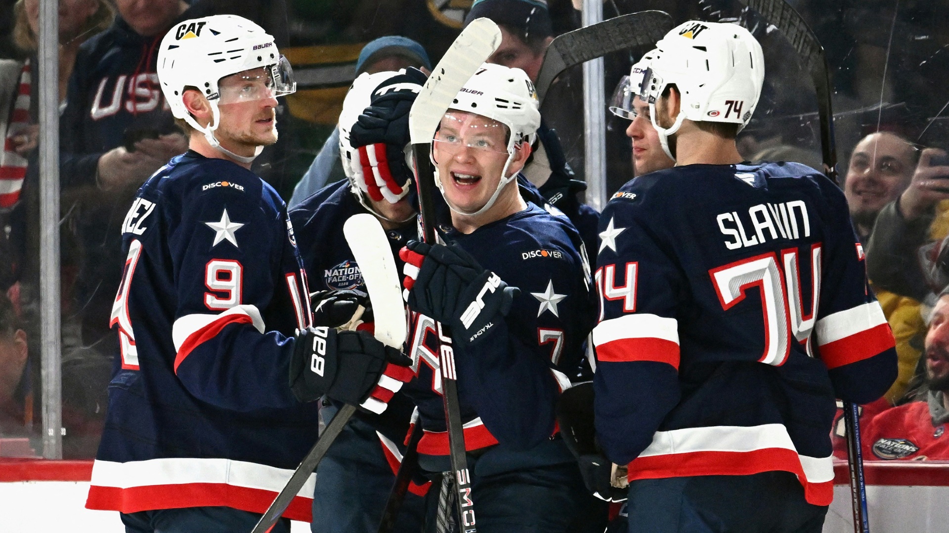 Brady Tkachuk (Mi.) jubelt