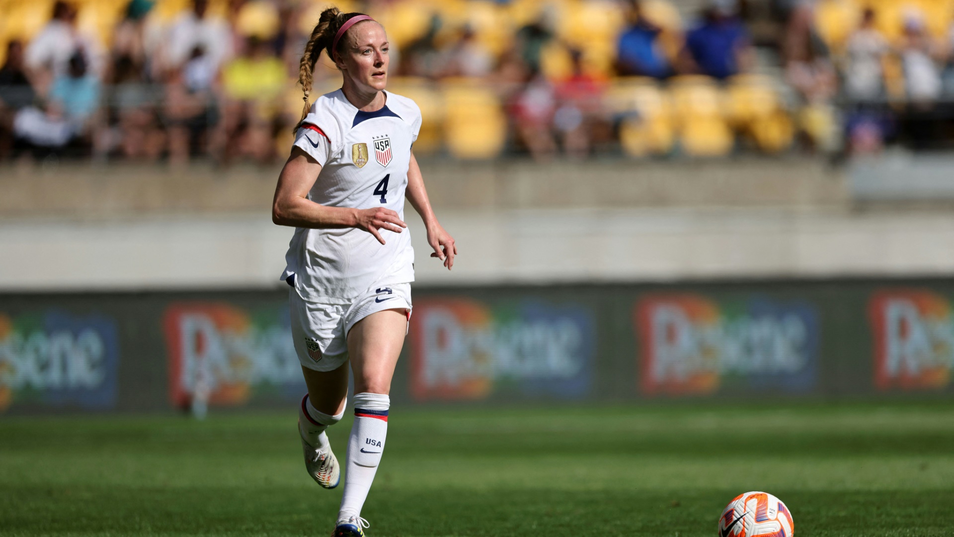 Sauerbrunn stand in 219 Partien für die USA auf dem Platz