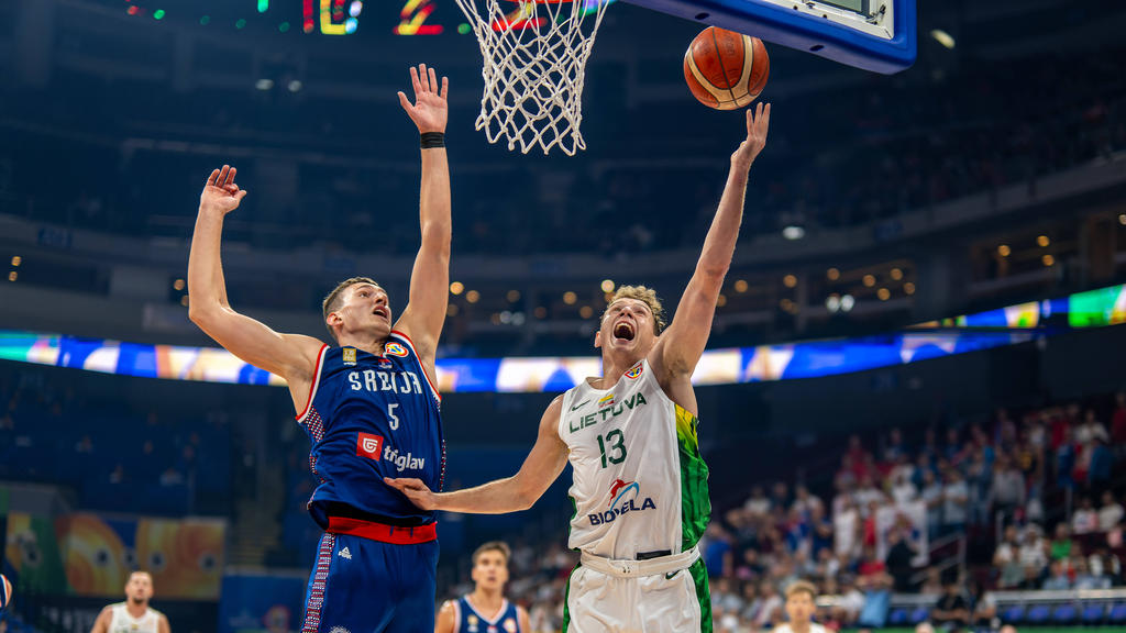 Serbien hat Litauen besiegt und steht im Halbfinale der Basketball-WM 2023