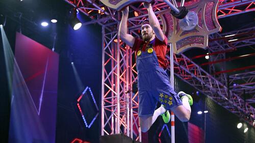 Christian Balkheimer im Ninja-Warrior-Parcours