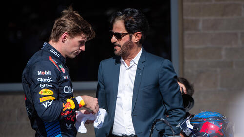 Mohammed bin Sulayem (r.) ist seit 2021 der Präsident der FIA