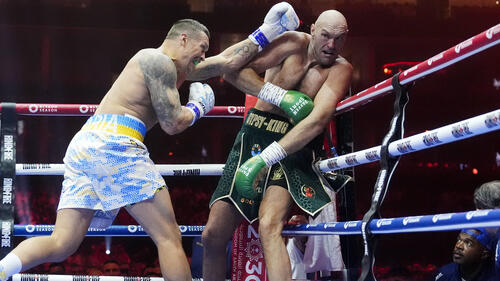 Giganten-Clash: Tyson Fury (r.) hofft auf eine Revanche