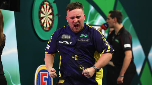 Luke Littler steht im Finale der Darts-WM 2025