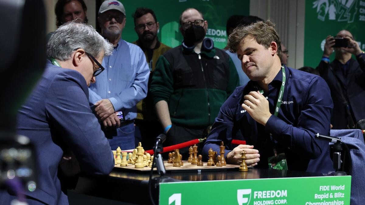 Magnus Carlsen trat zur Blitzschach-WM doch an - in Jeans