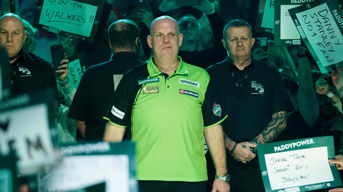 "Van Gerwen gets littlerized"