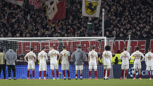 Das Stuttgarter Team vor der Heimkurve
