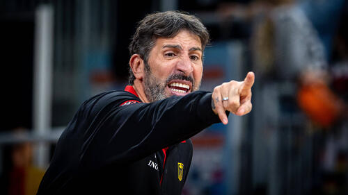 Basketball-Bundestrainer Alex Mumbru soll die EM-Qualifikation schaffen