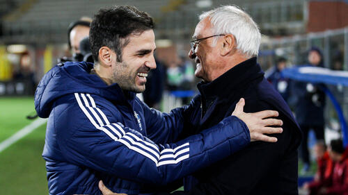 Übernimmt Cesc Fàbregas (l.) das Traineramt bei Bayer Leverkusen?