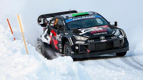 Elfyn Evans hat am Abend wieder die Führung zurückerobert