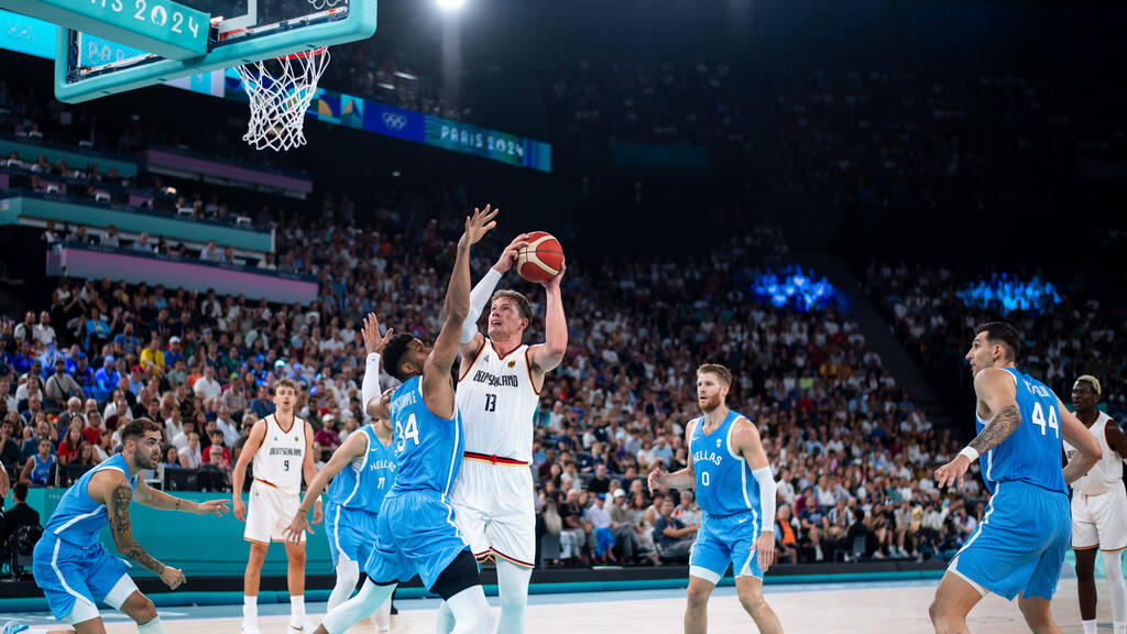 Moritz Wagner punktet gegen Antetokounmpo