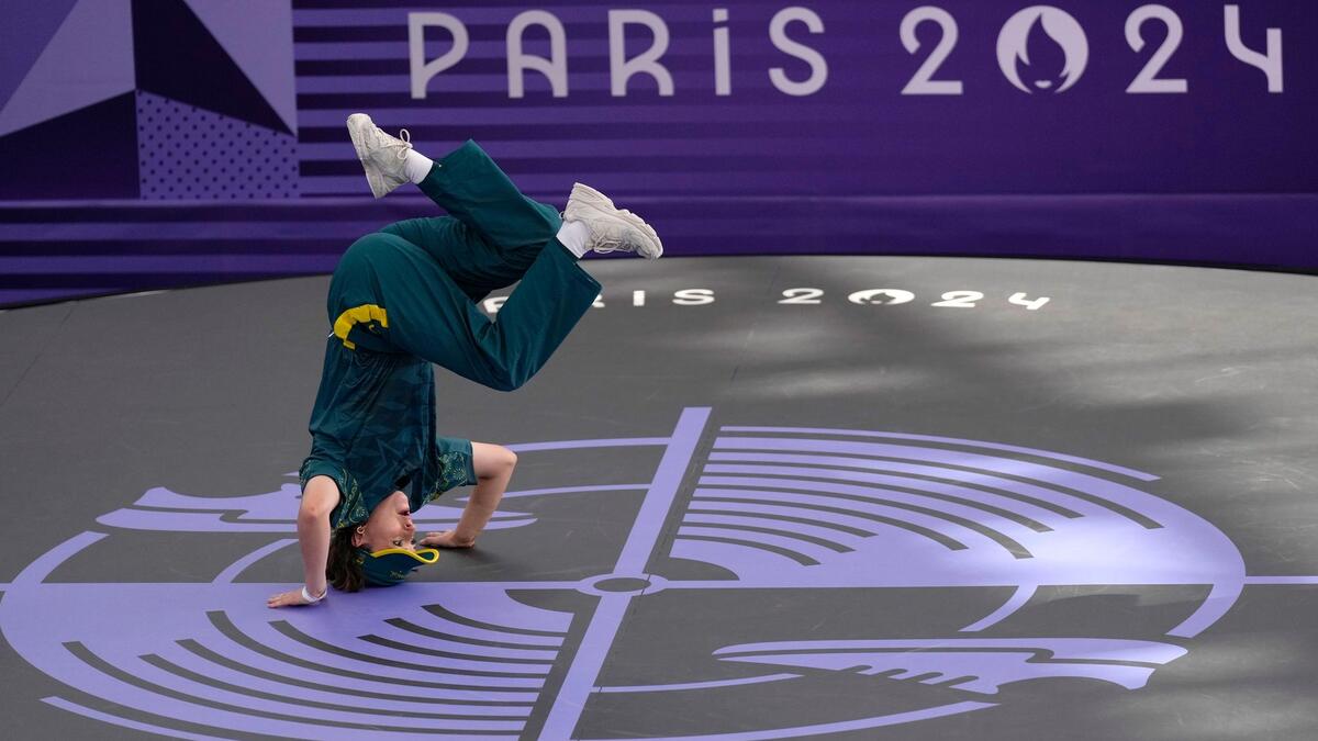 Während ihres Auftritts bei den Olympischen Spielen wälzte sich Gunn auf dem Boden oder hüpfte wie ein Känguru