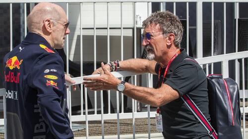 Manager Eddie Jordan und Adrian Newey im Gespräch