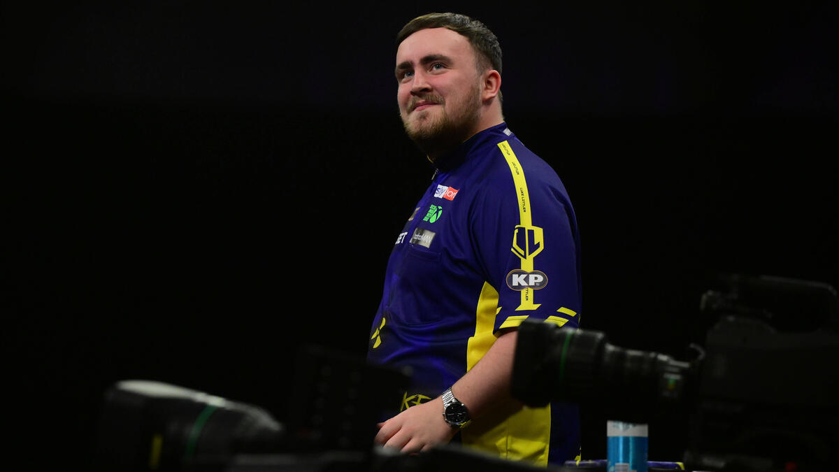Luke Littler hat den fünften Spieltag der Premier League Darts gewonnen