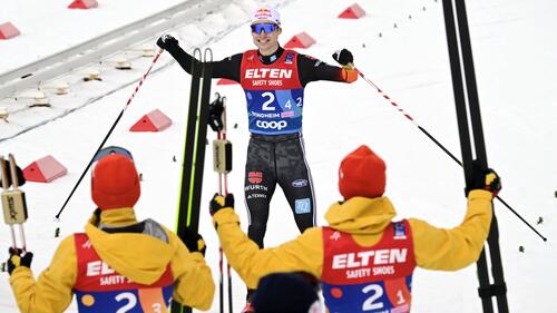 Vinzenz Geiger bringt das WM-Gold für die deutschen Kombinierer ins Ziel