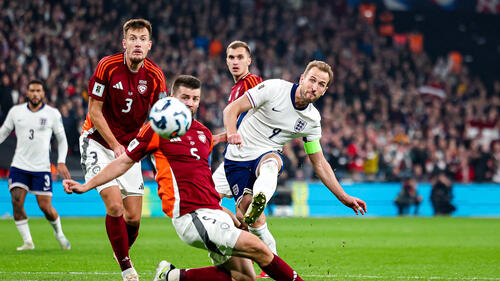 Kane traf als einer von drei Schützen für England