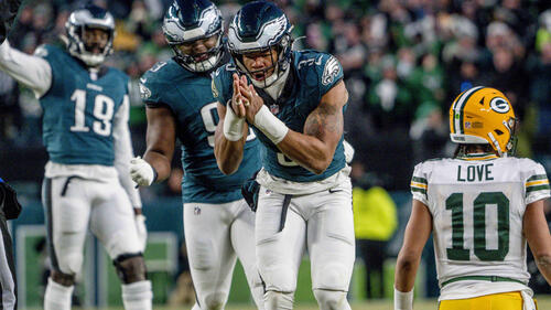 Nolan Smith braucht Unterstützung beim Pass Rush in Philly
