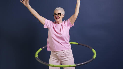 Was machen zehn Minuten Hula-Hoop am Tag mit dem Körper?