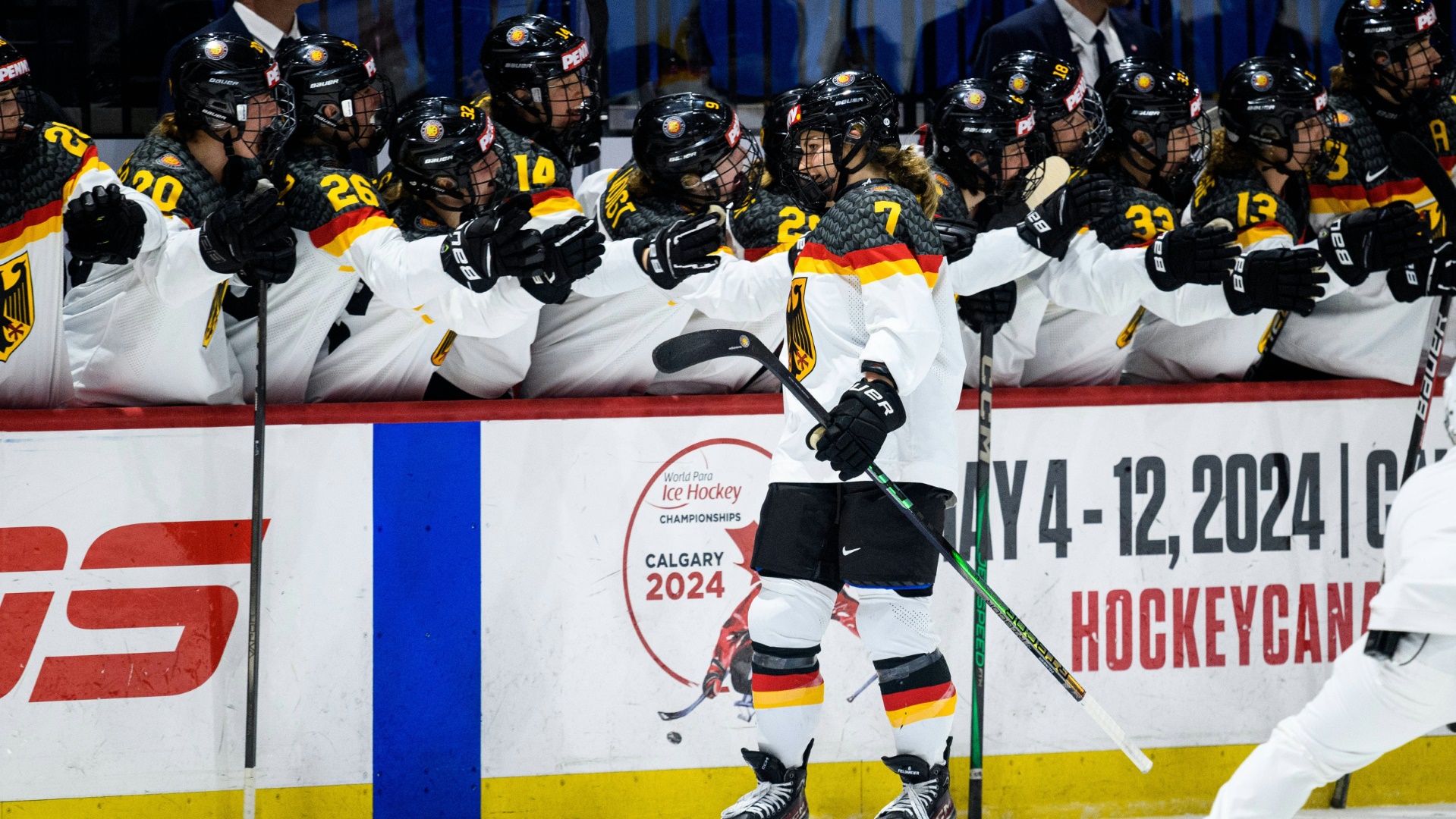 Die deutschen Eishockey-Frauen bleiben bei der WM ungeschlagen