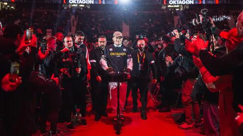 MMA-Star Max Holzer polarisiert