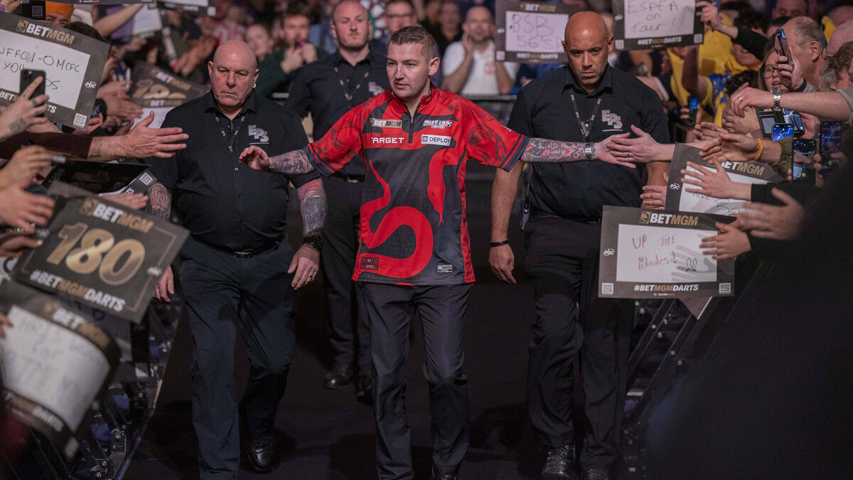 Einige Darts-Fans zogen den Ärger von Nathan Aspinall auf sich