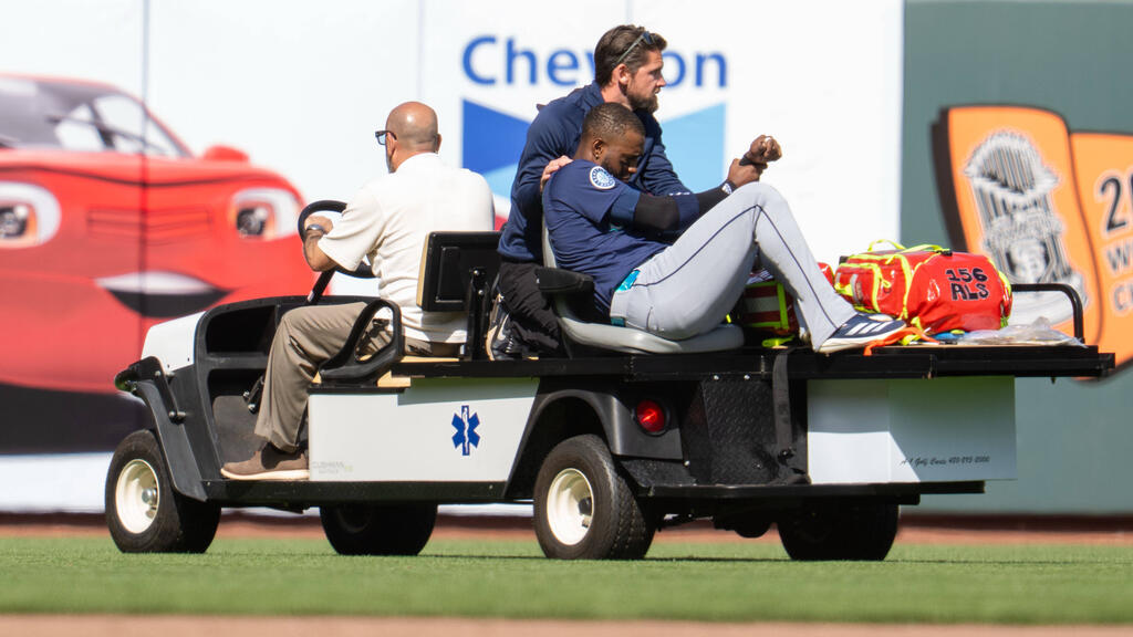 IM VIDEO: Baseball-Star verletzt sich bei Mega-Catch schwer