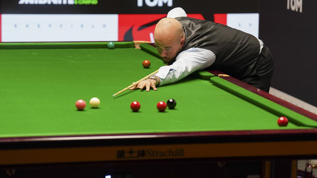 Luca Brecel bei der Snooker-WM in Sheffield