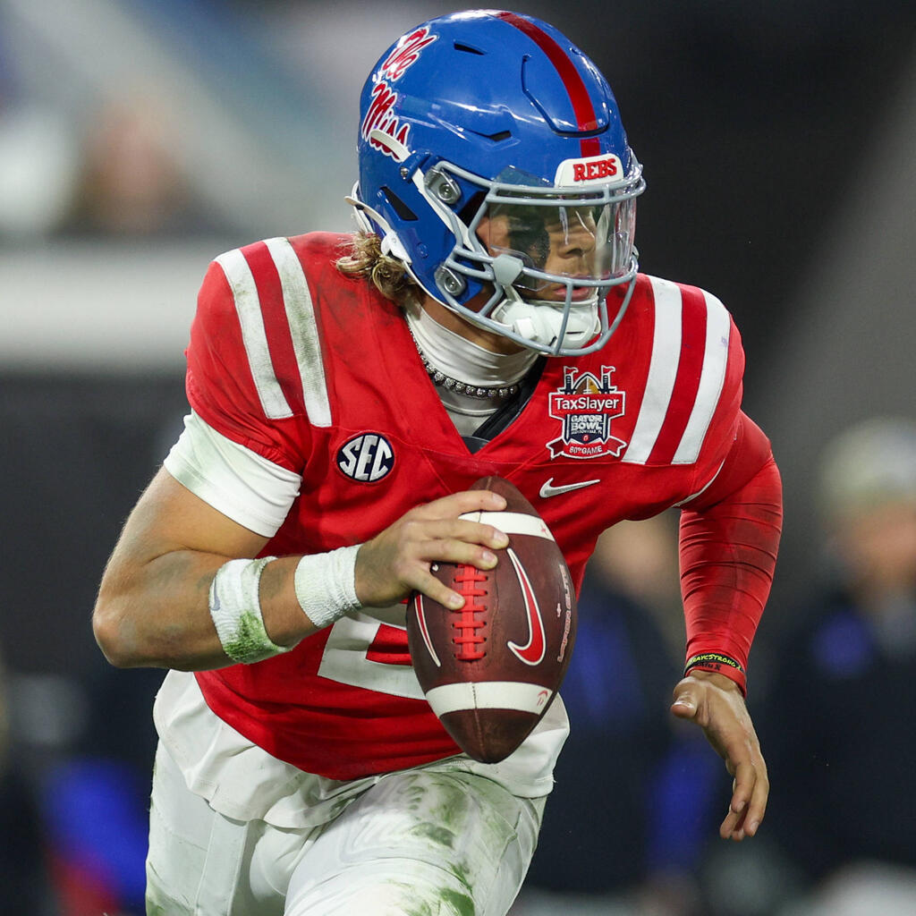 25. New York Giants (via HOU): Jaxson Dart - QB, Ole Miss