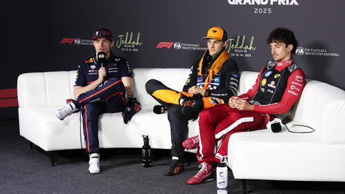 Max Verstappen (l.) zeigte sich auf der Pressekonferenz kurz angebunden