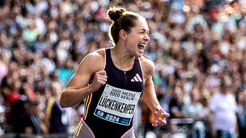 Gina Lückenkemper jubelt beim ISTA in Berlin 2024