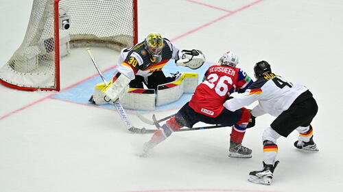 NHL-Torhüter Philipp Grubauer ärgert sich sehr über das Eis in der Messehalle