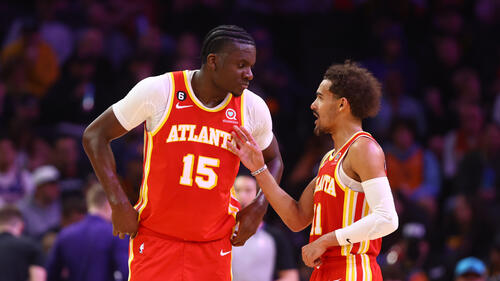 Clint Capela (l.) spielte zuletzt an der Seite von Trae Young für die Atlanta Hawks