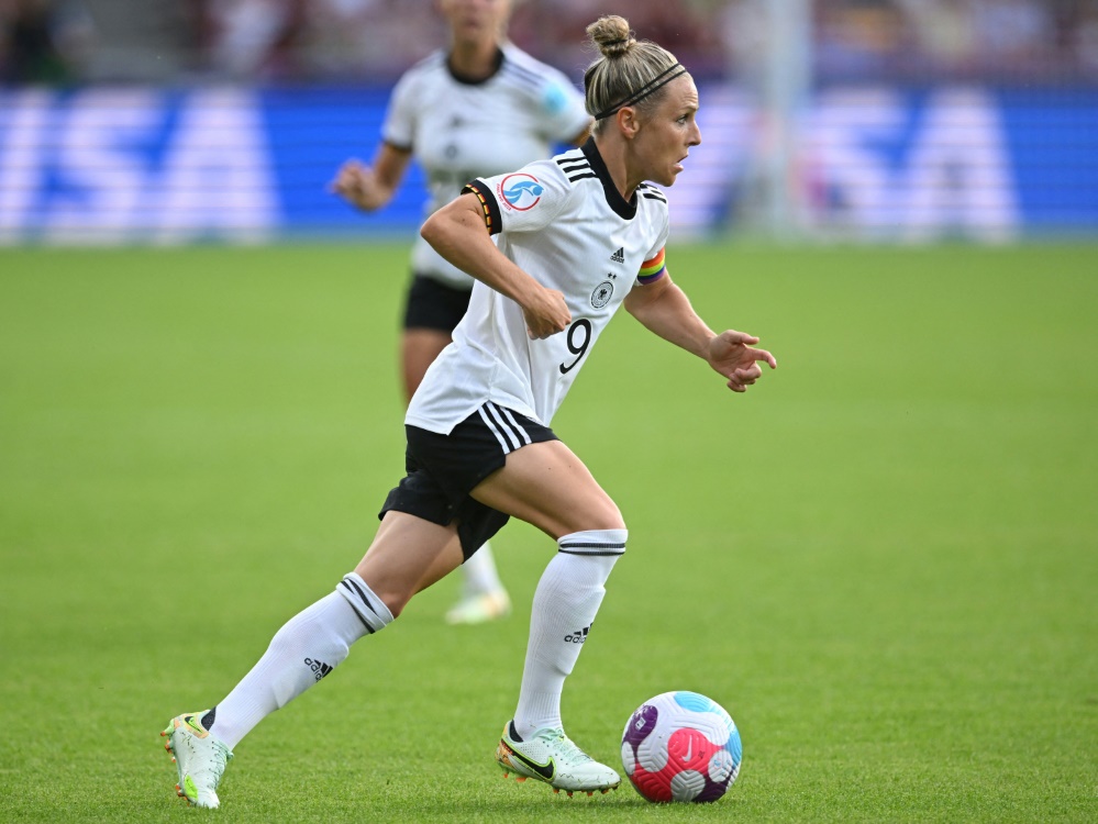 Svenja Huth sieht einen Fortschritt im Frauenfußball