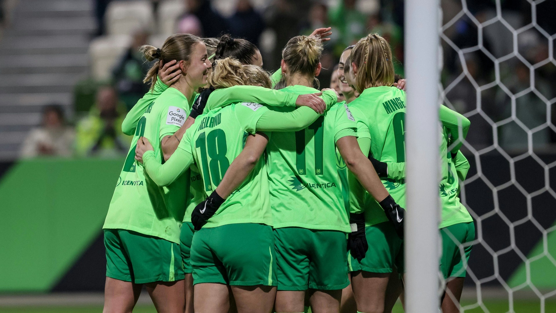Die Bundesliga-Frauen des VfL Wolfsburg feierten einen Pflichtsieg in Jena