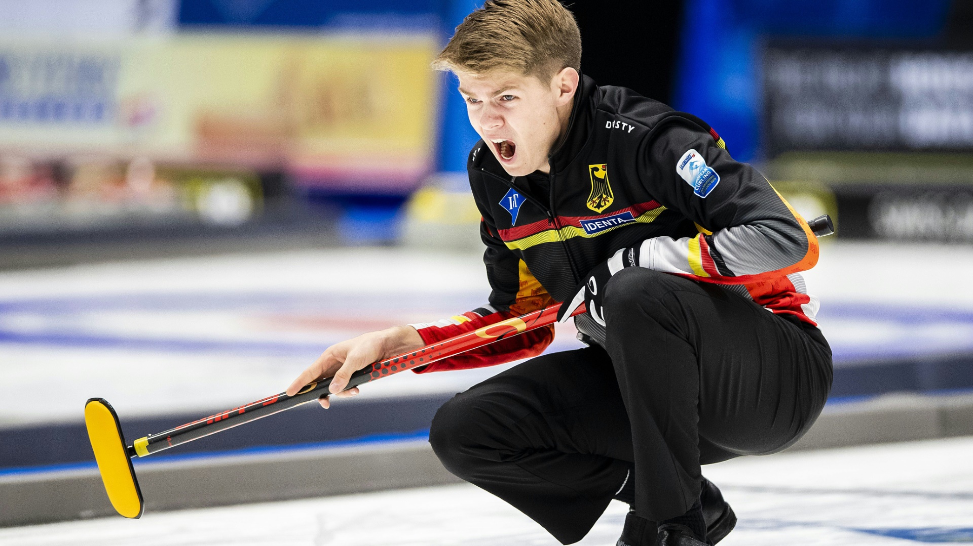 Der deutsche Curler Joshua Sutor